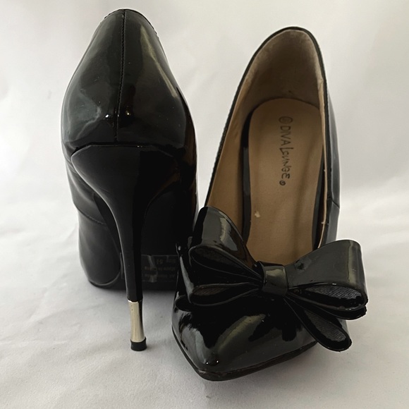 Diva Lounge Black Patent Bow Stilettos - Picture 4 of 10